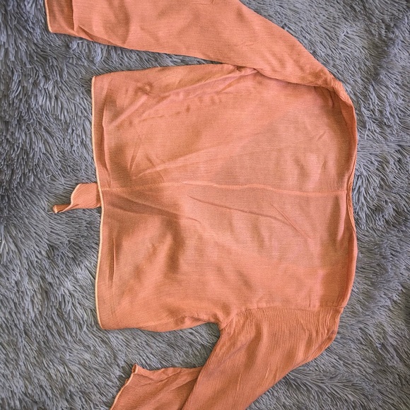 Windsor wrap crop top - Picture 2 of 2